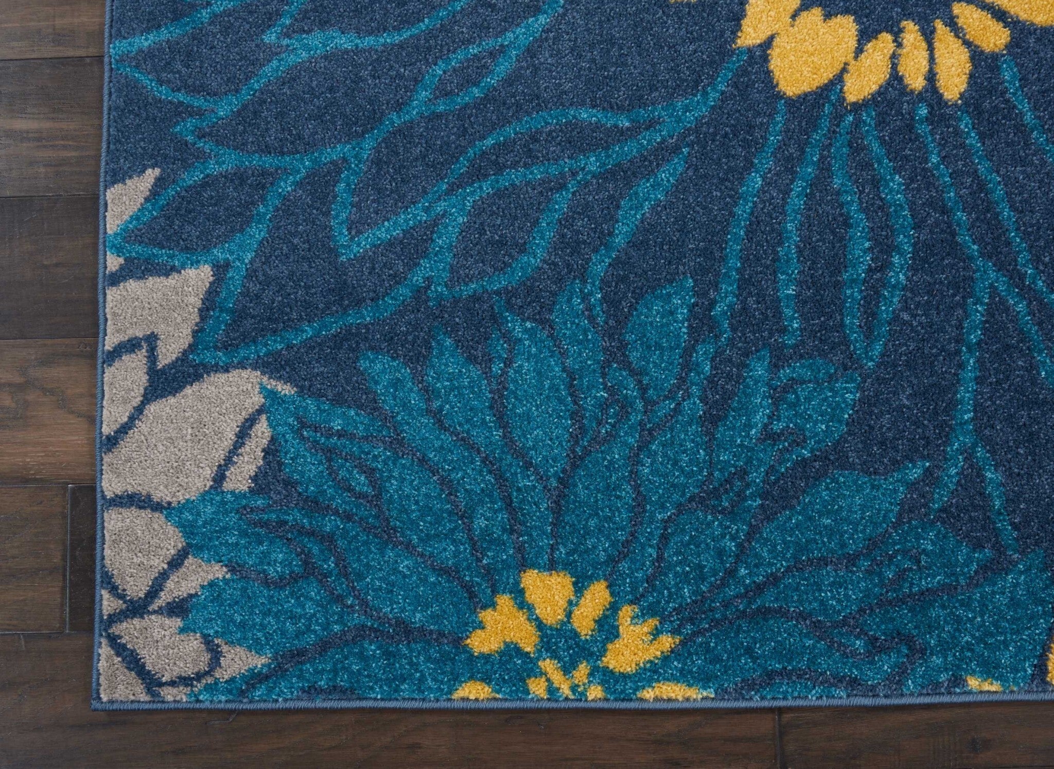 7' X 10' Blue Tropical Flower Area Rug