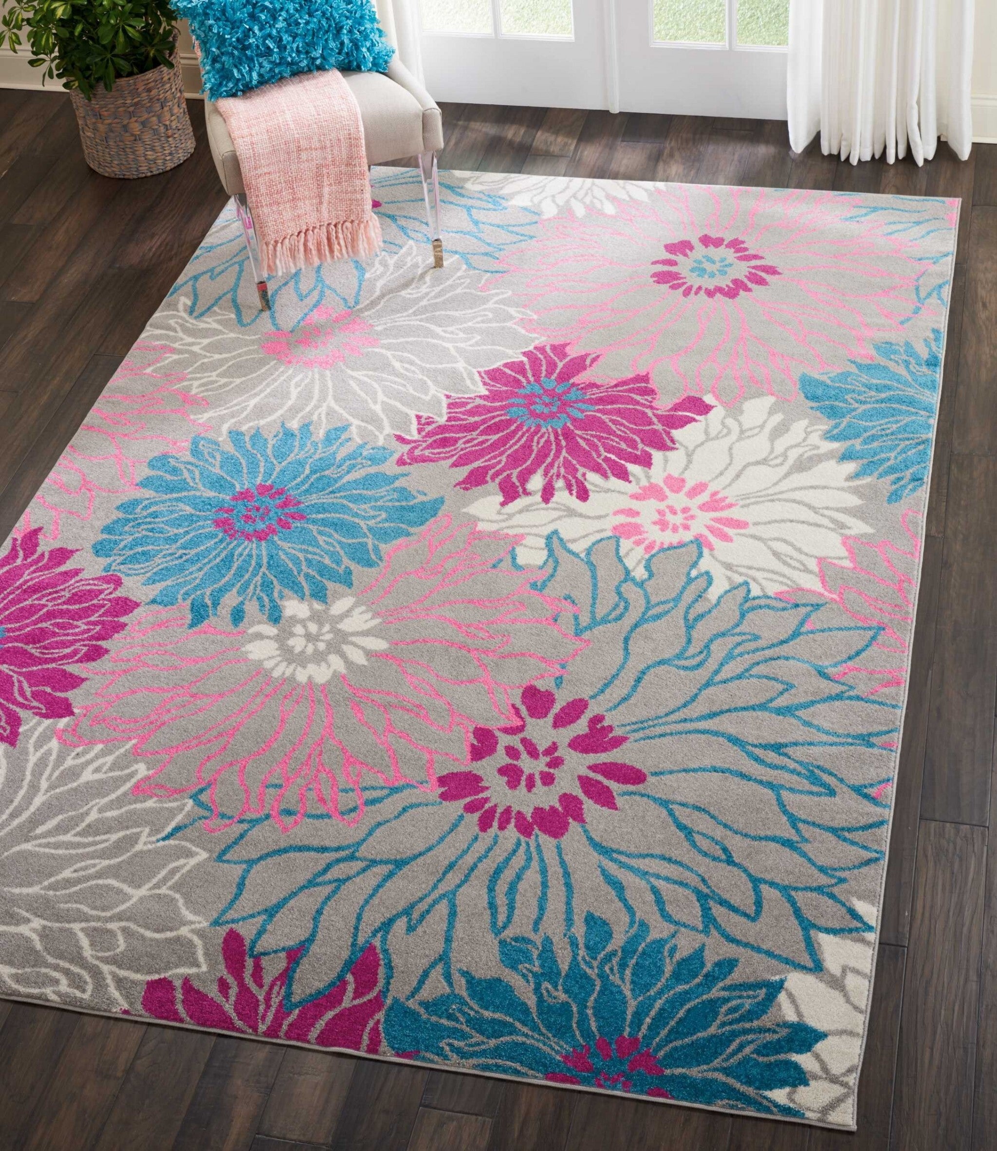 7' X 10' Gray And Pink Tropical Flower Area Rug