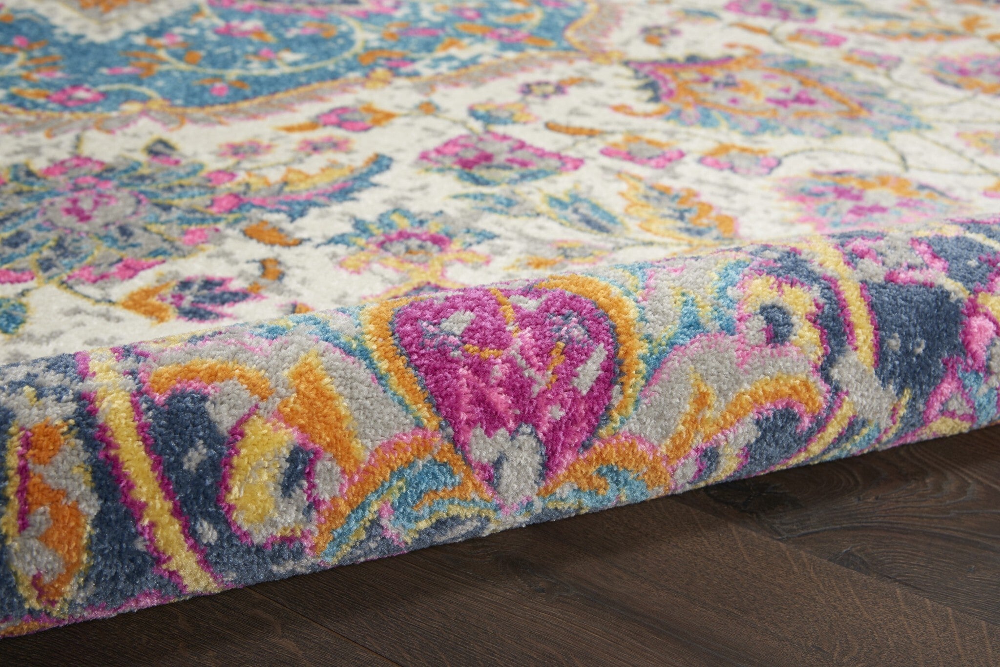 5' X 7' Pink And Blue Floral Medallion Area Rug