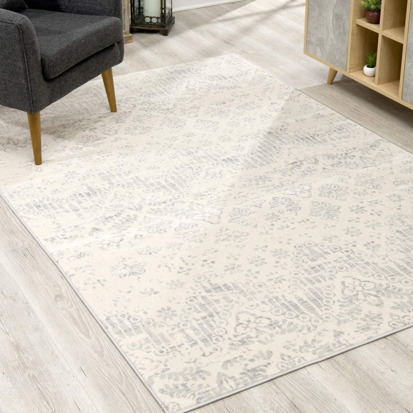 2' X 3' Ivory Distressed Ikat Pattern Scatter Rug