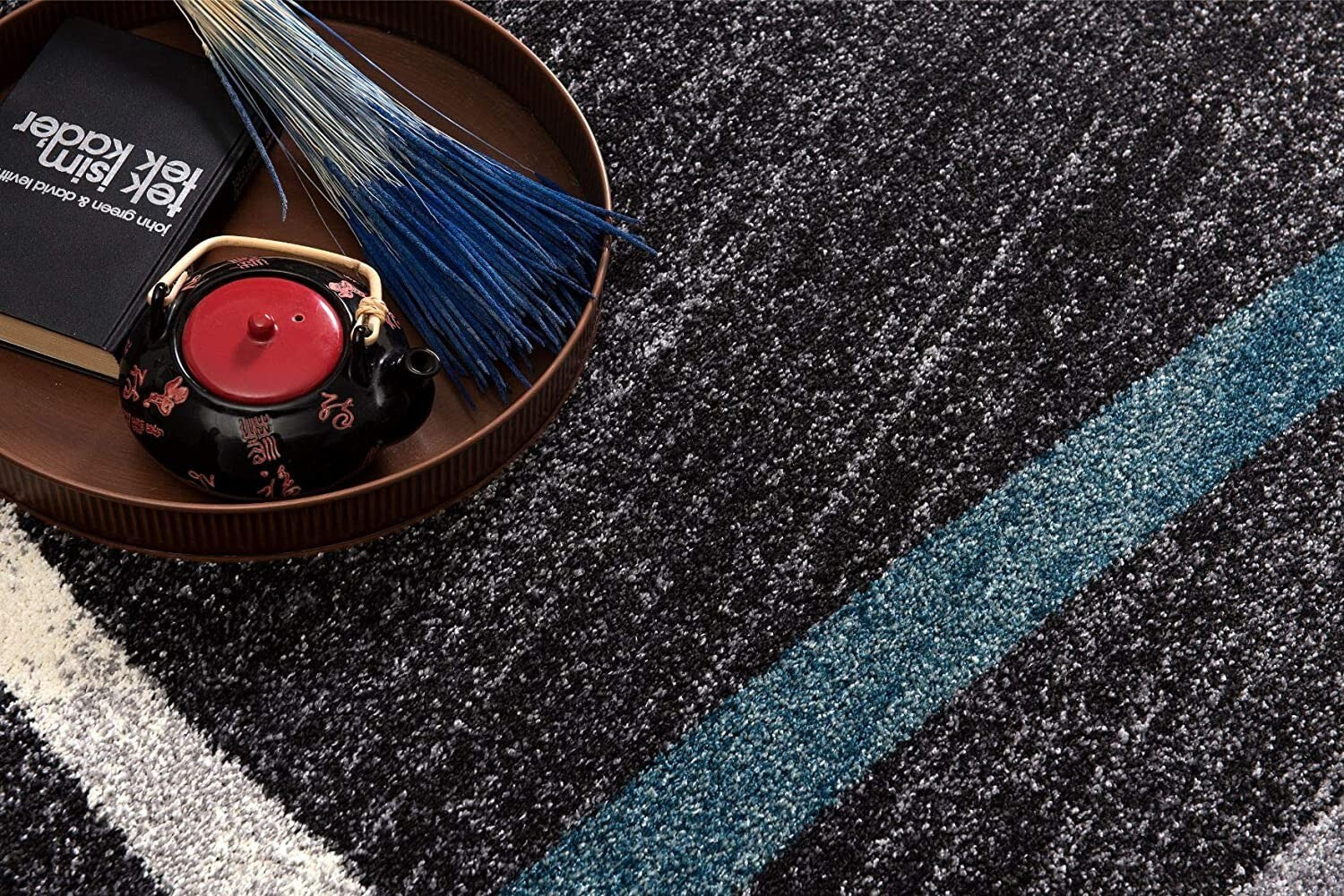 4' X 6' Distressed Black And Gray Abstract Area Rug