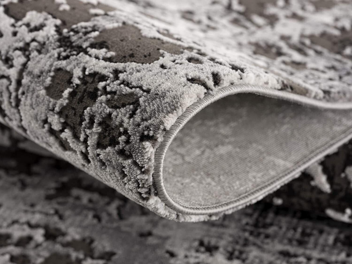 4' X 6' Gray Modern Abstract Area Rug