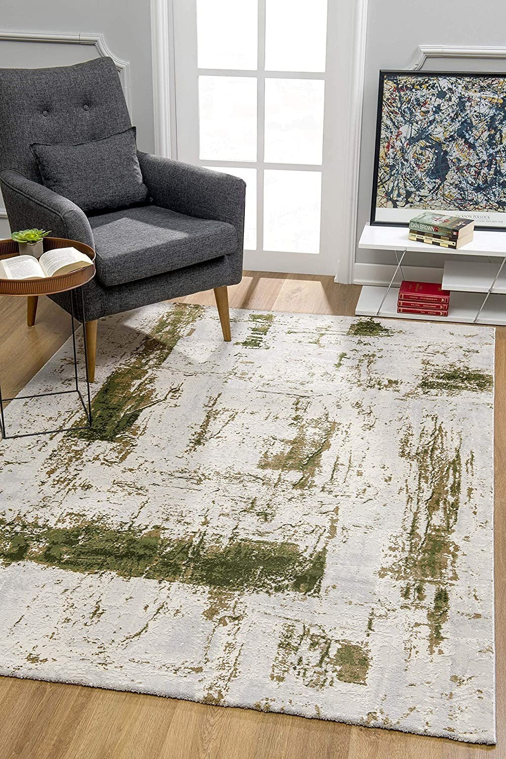 5' X 8' Green And Ivory Distressed Area Rug