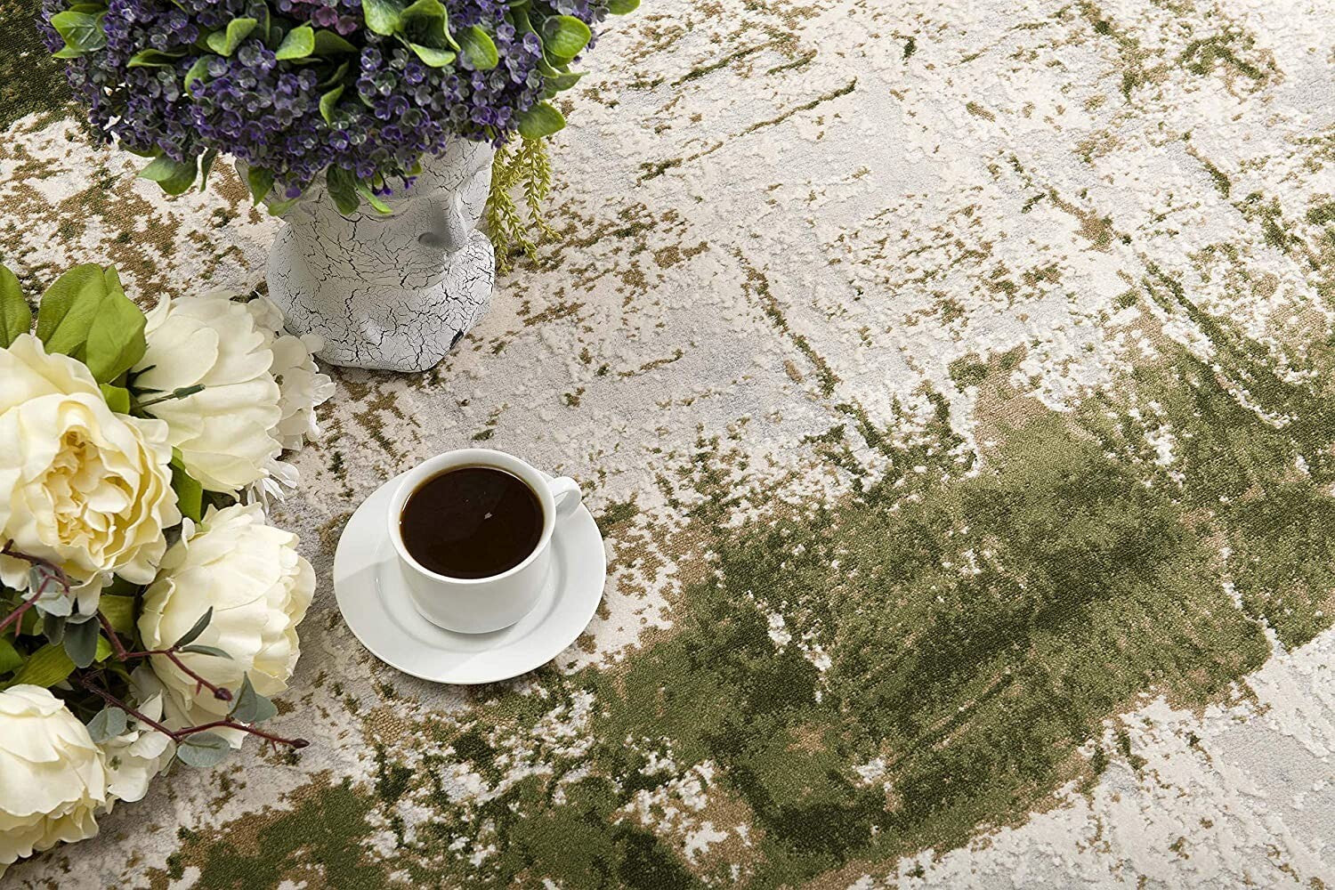 5' X 8' Green And Ivory Distressed Area Rug