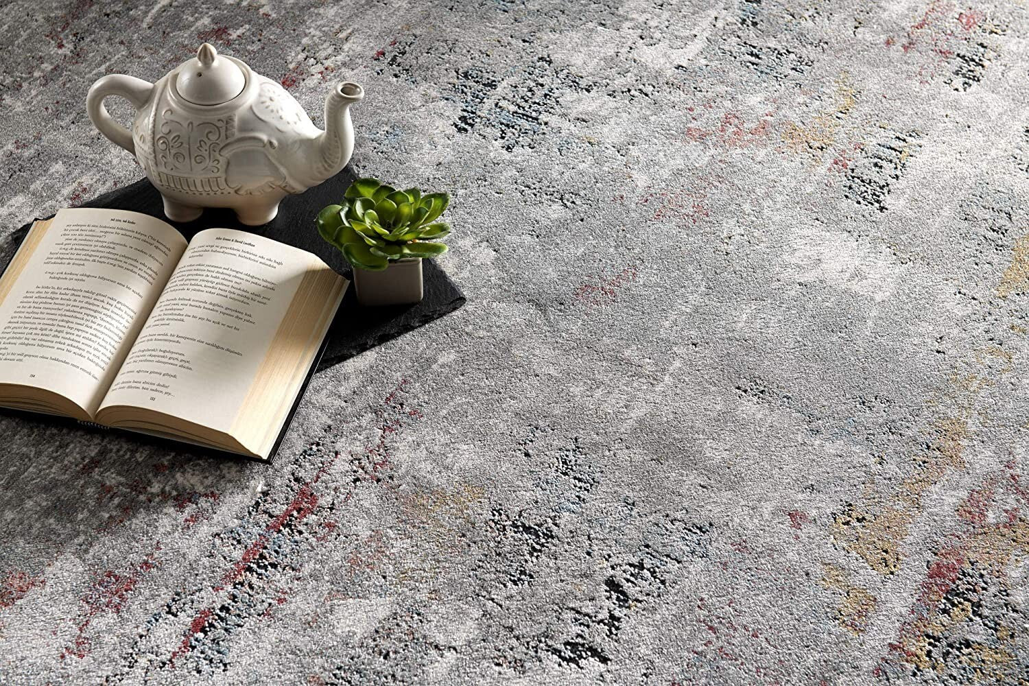 7' X 10' Gray And Ivory Abstract Area Rug