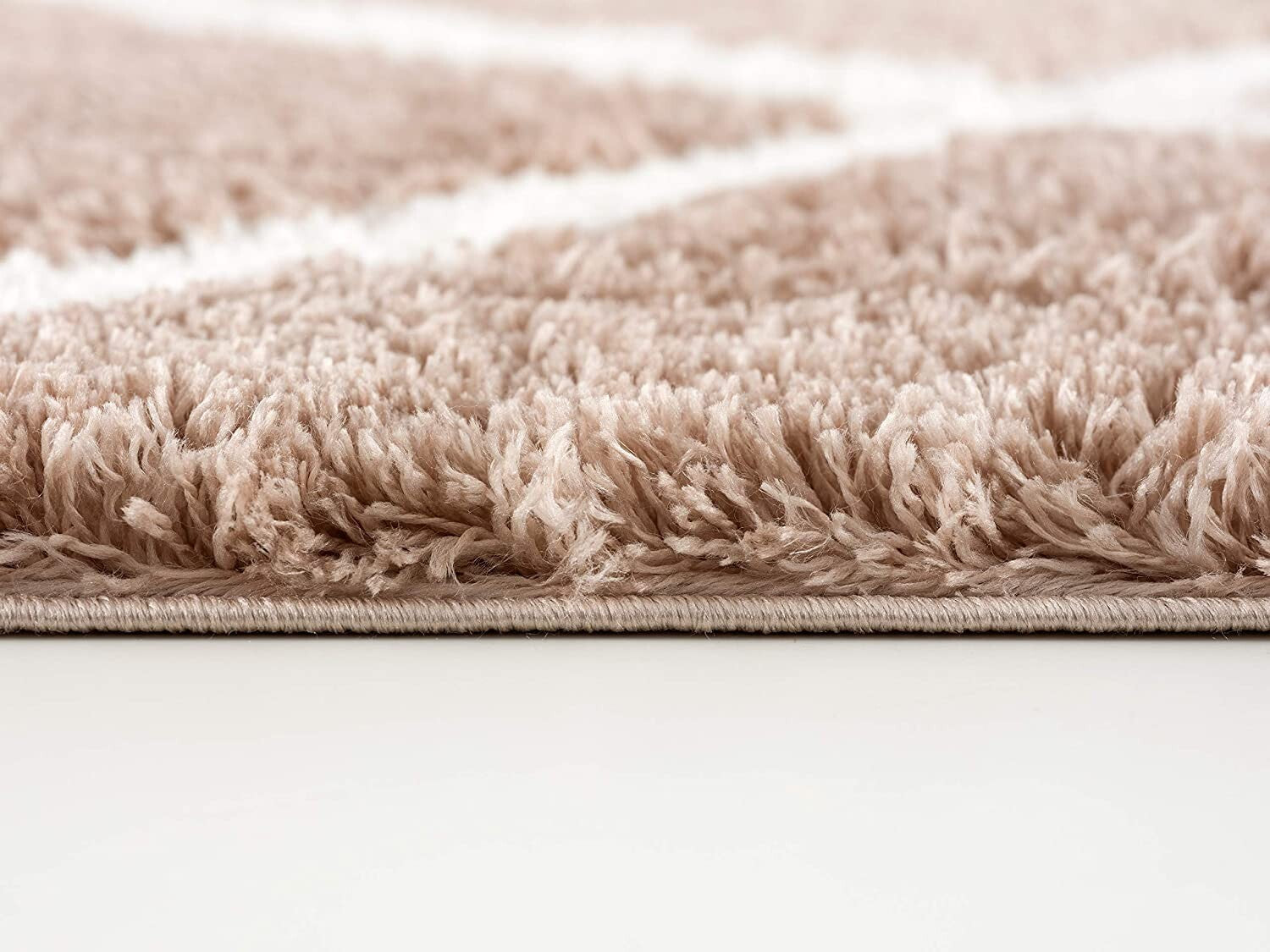 5' X 8' Beige And White Modern Lattice Area Rug