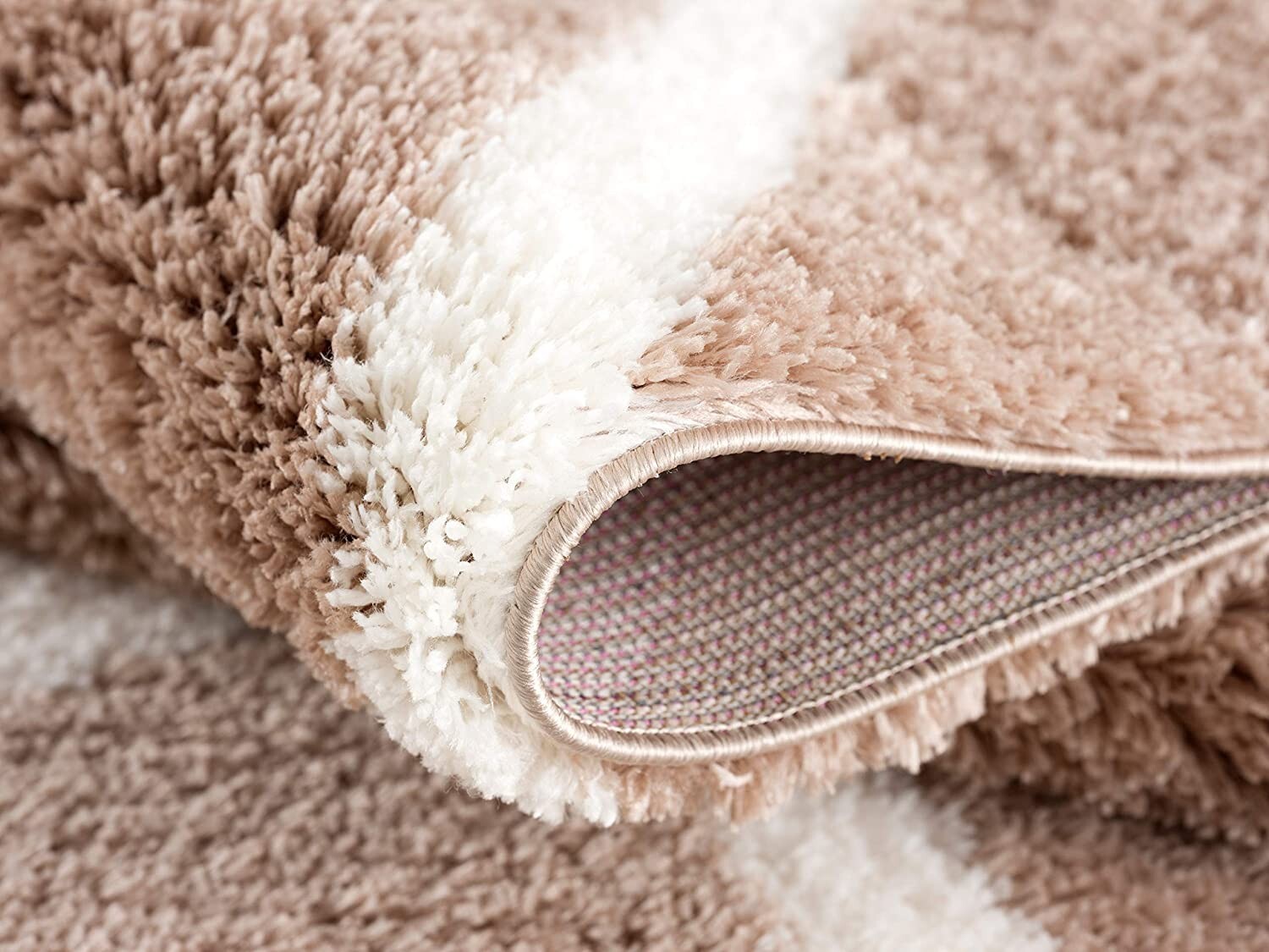 5' X 8' Beige And White Modern Lattice Area Rug