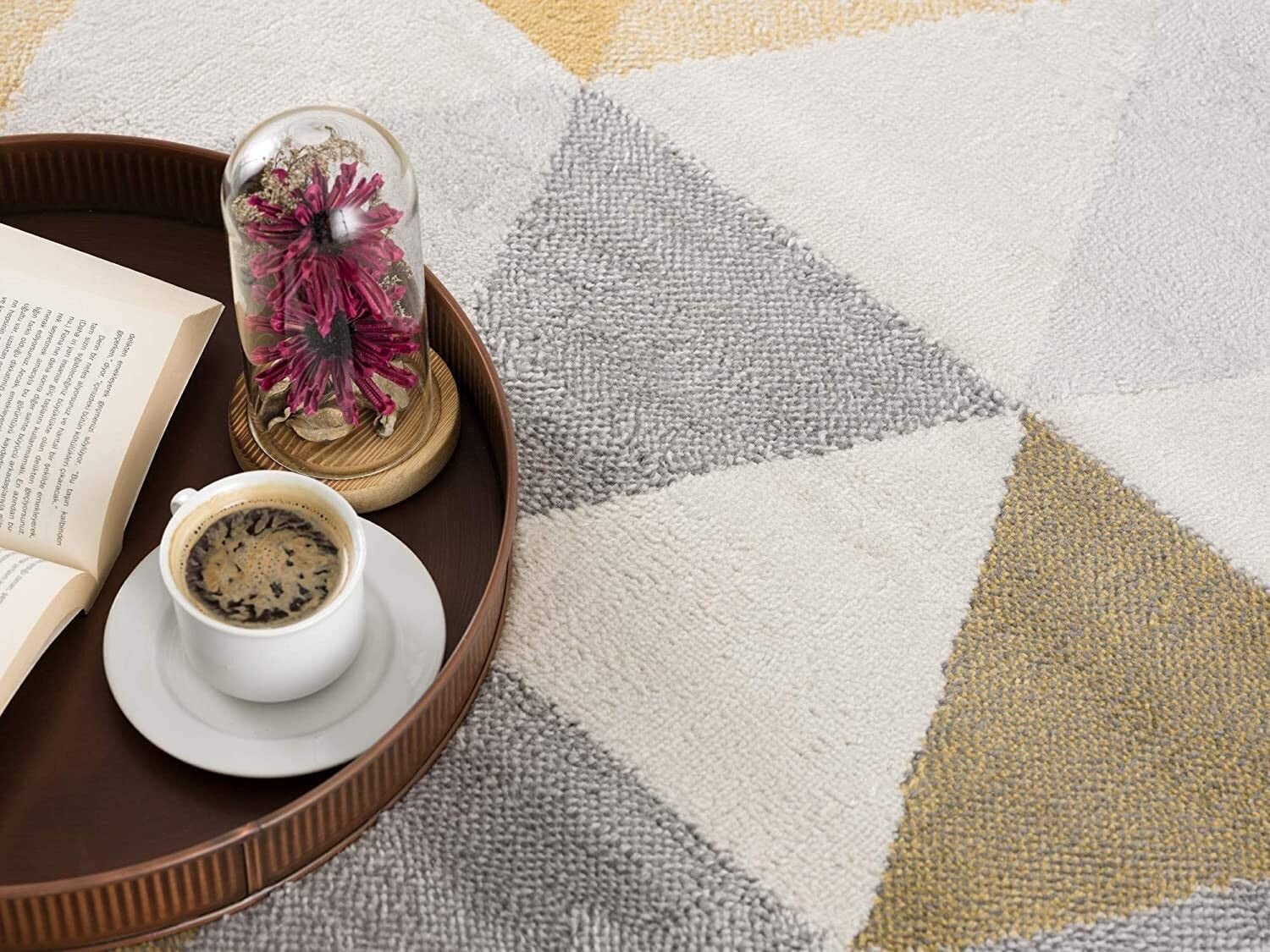 7' X 10' Yellow Triangular Lattice Area Rug