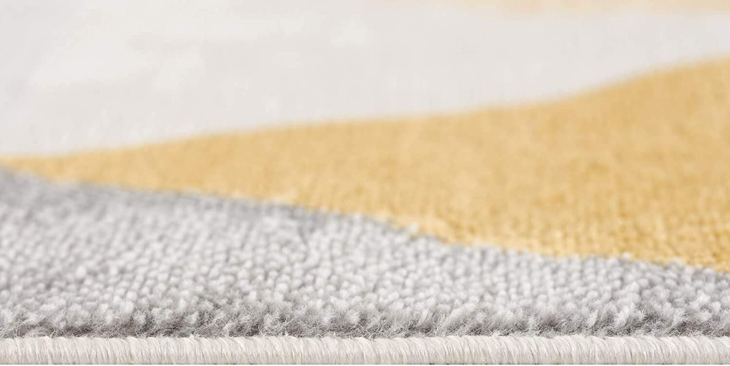 7' X 10' Yellow Triangular Lattice Area Rug