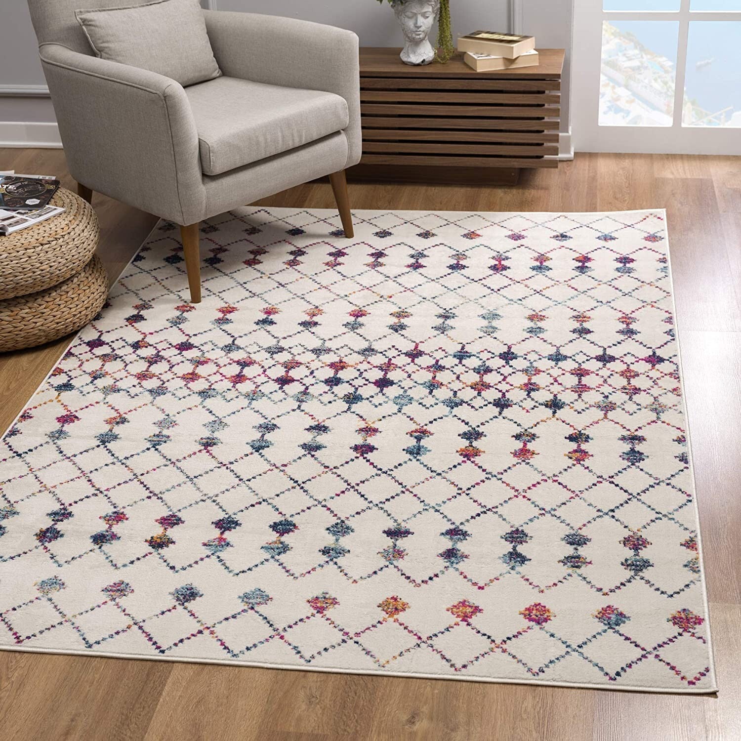 2' X 4' White Modern Geometric Grid Area Rug