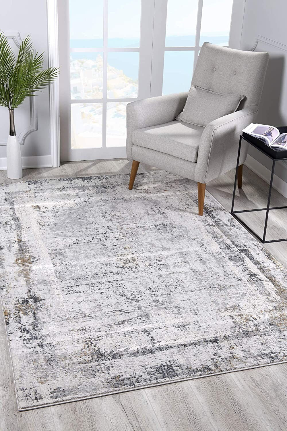 5' X 8' Gray And Ivory Abstract Distressed Area Rug