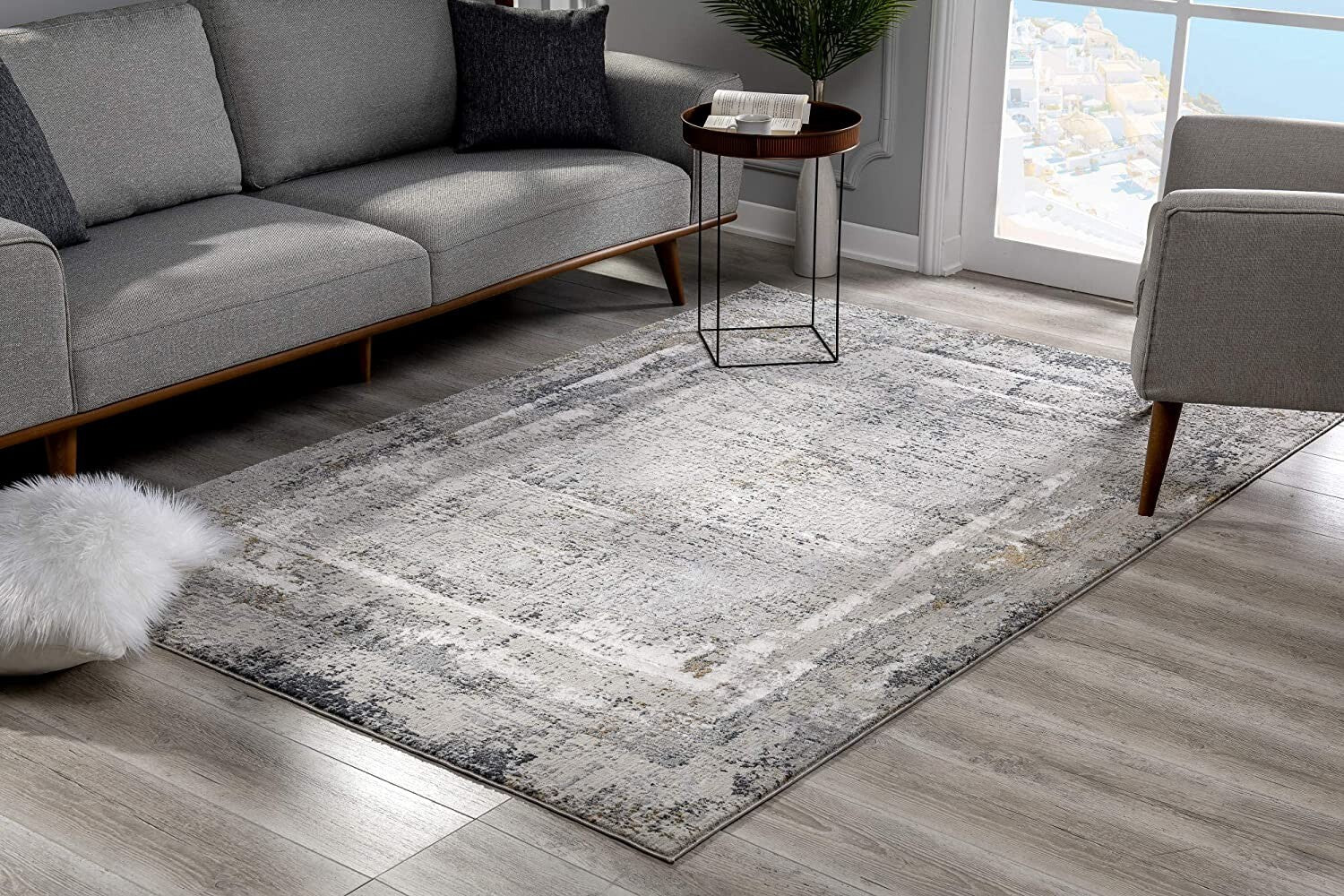 5' X 8' Gray And Ivory Abstract Distressed Area Rug