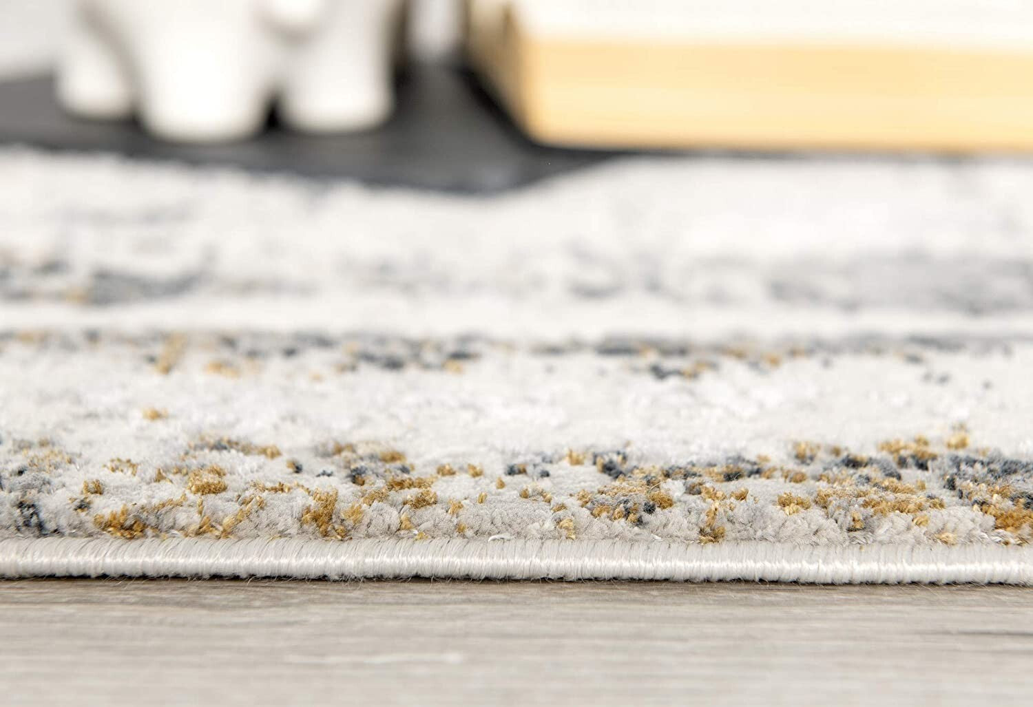 5' X 8' Gray And Ivory Abstract Distressed Area Rug