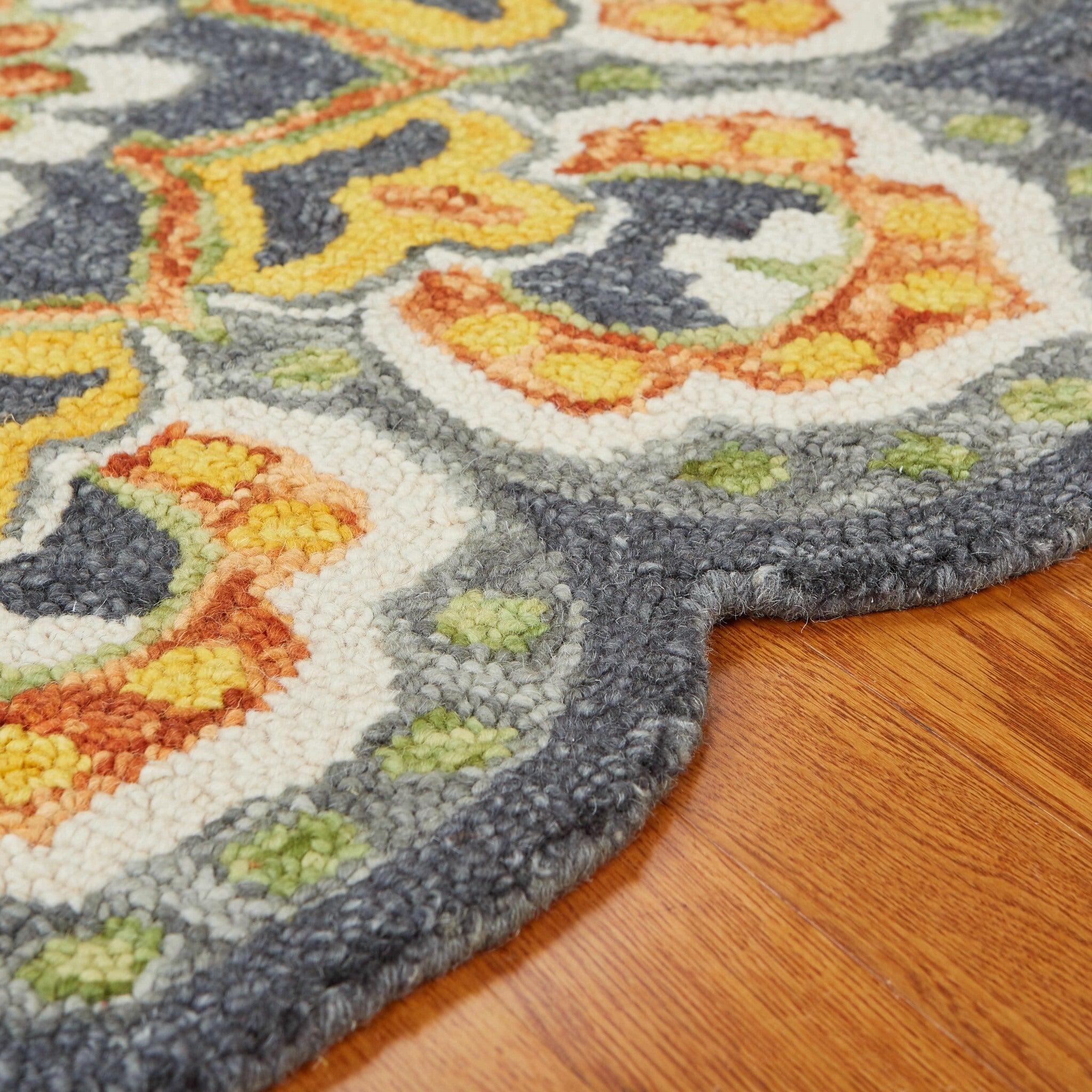 6' Round Gray And Gold Floret Area Rug