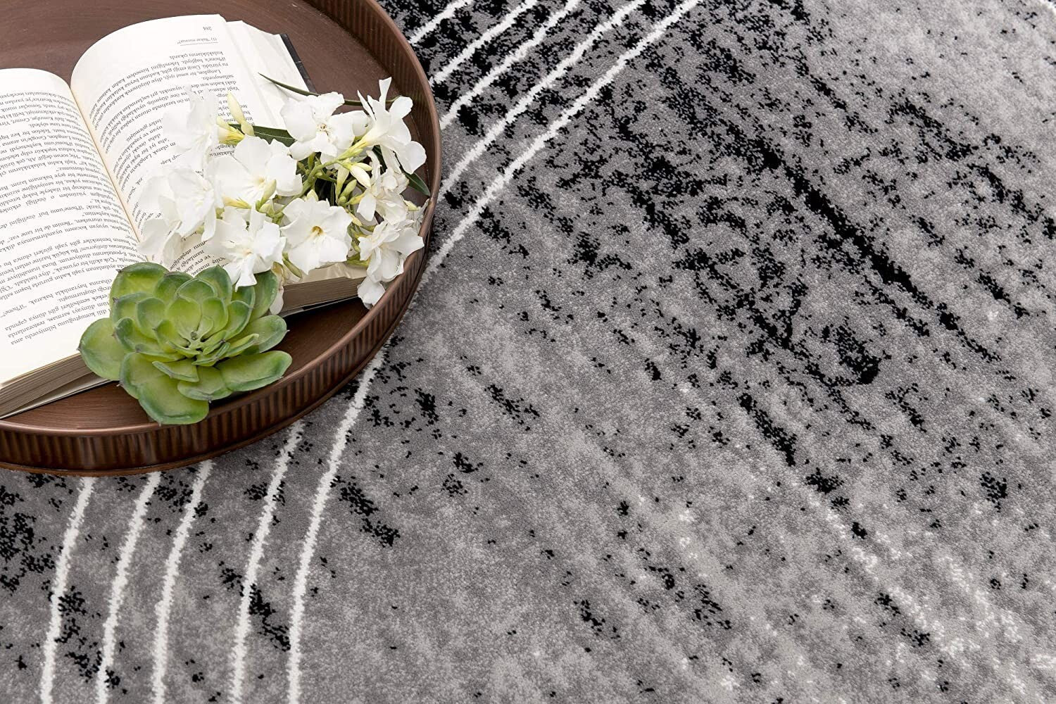 4' X 6' Gray Distressed Swirls Area Rug