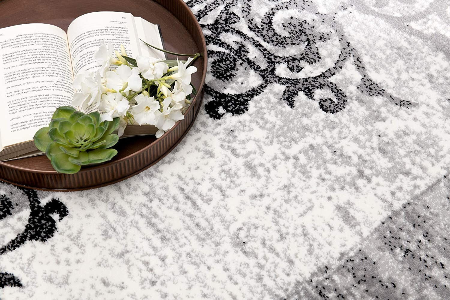 4' X 6' Gray Faded Filigree Pattern Area Rug