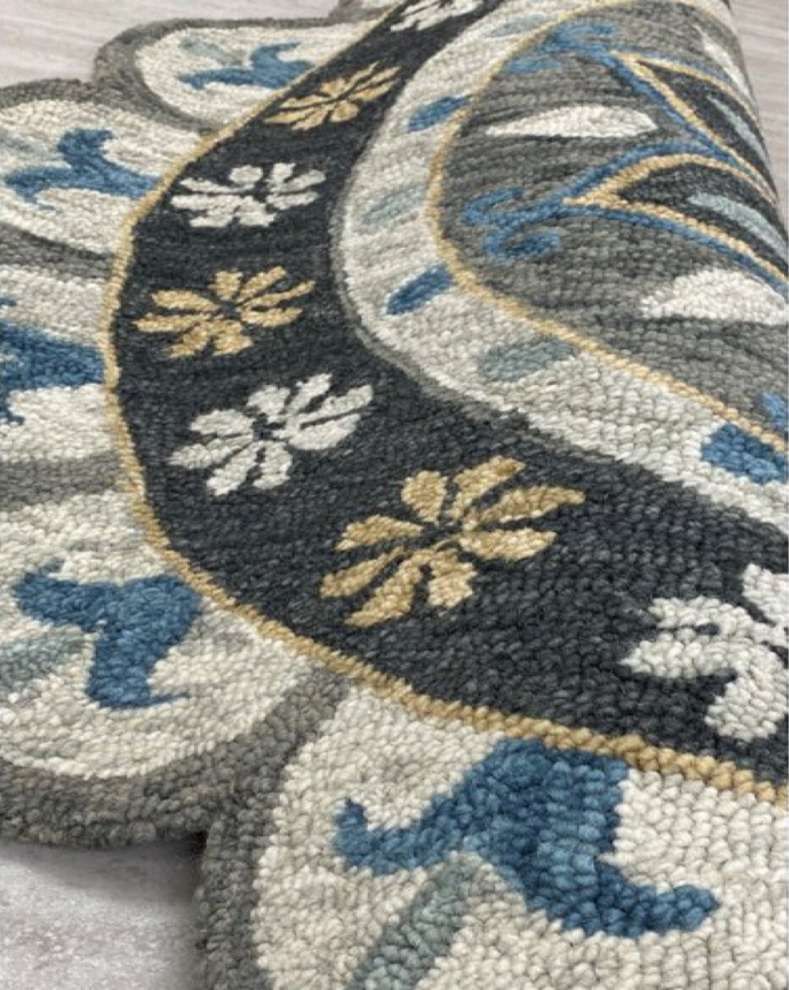 7' Round Gray Border Floral Medallion Area Rug