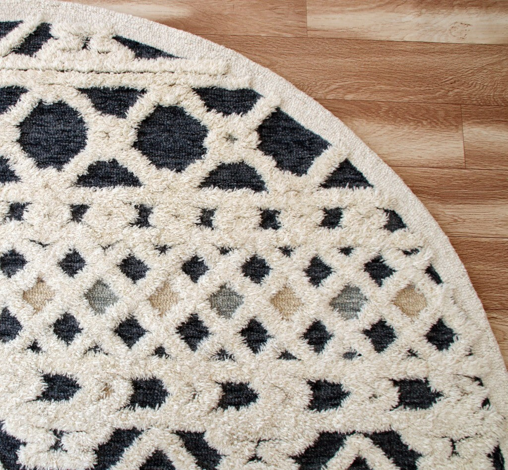 6' Round Blue and Cream Decorative Area Rug