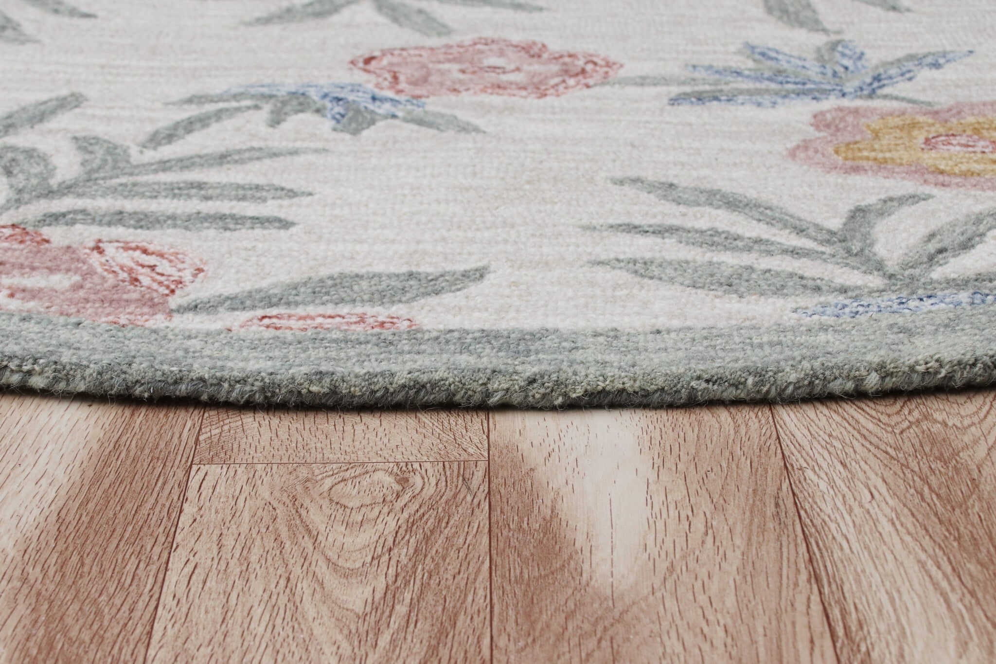 6' Round Gray Floral Traditional Area Rug