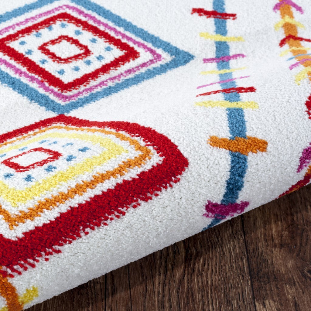 5' x 7' Red and White Diamonds Array Area Rug