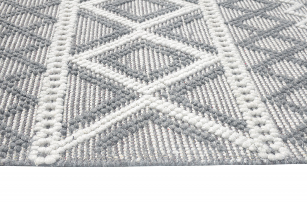 5' x 7' Gray Ivory Diamonds Boho Chic Area Rug